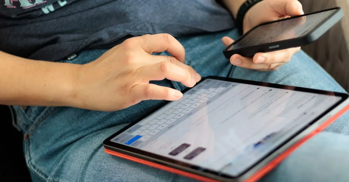 Les meilleures astuces pour optimiser votre connexion Internet en voyage