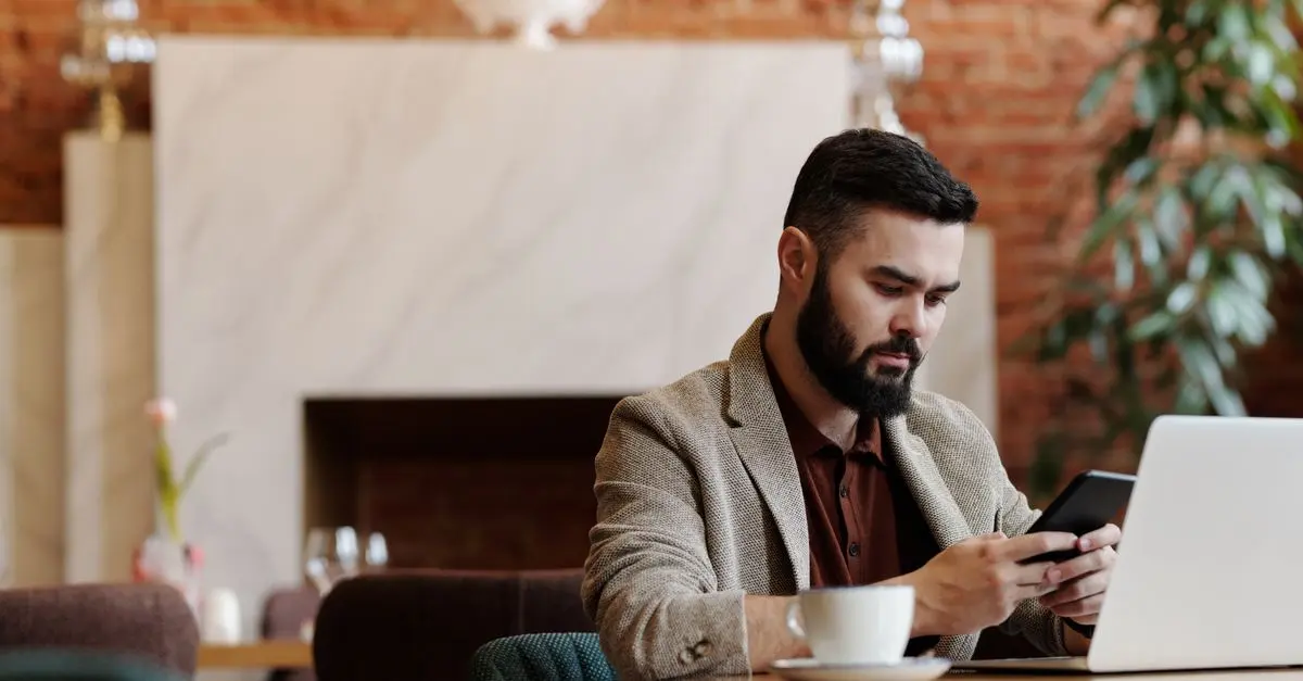 Pourquoi un VPN est essentiel pour les voyageurs connectés